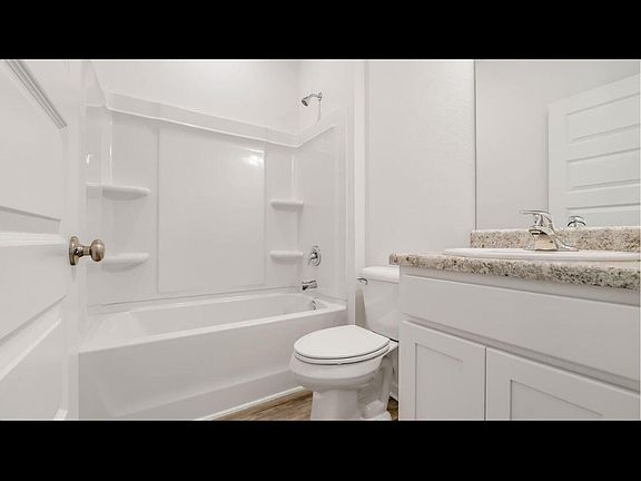 4th image of 46 Bluebeech St