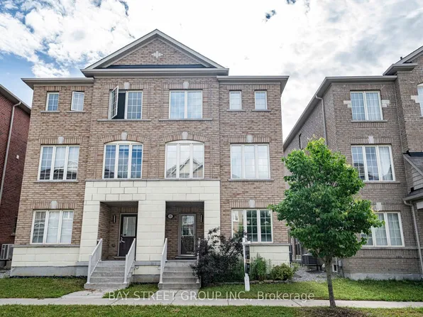 13 Highbury Ct, Markham, ON L6B 1J7
