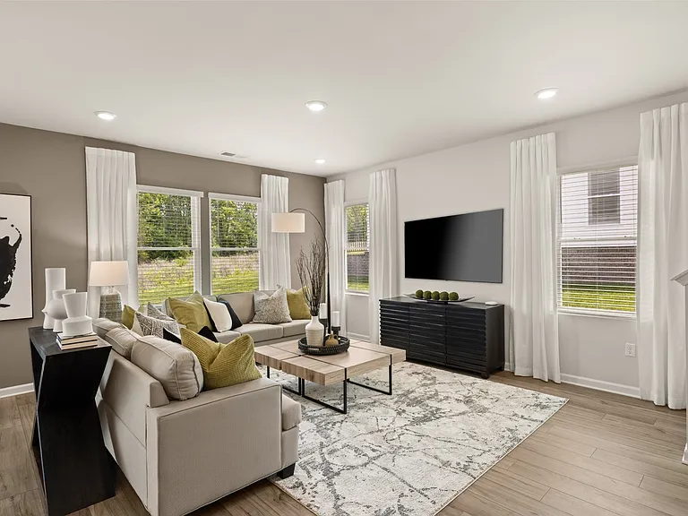 585 Emerson Ln — Photo 10