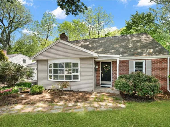 14 Black Creek Ln, Warwick, RI 02888