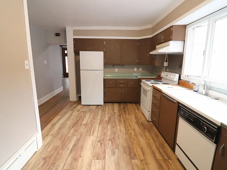 93 E Main St #1 — Photo 12