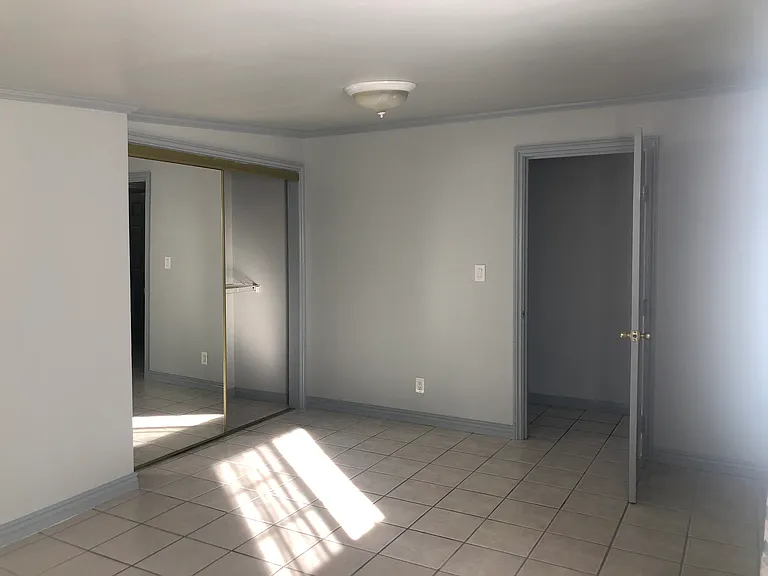 Large Main bedroom entrance and closet