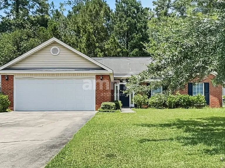 20 Carlisle Ln — Photo 1