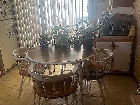 4th image of 168 Village Cir W