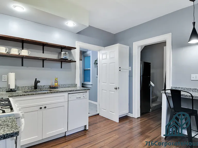 305 Bird Ave — Photo 7