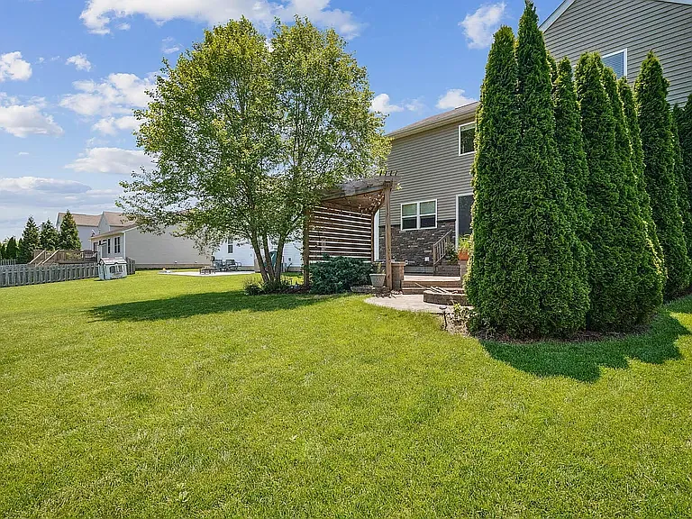 140 Andiron Dr — Photo 30