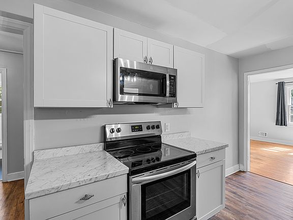 4th image of 1527 Aralia Dr