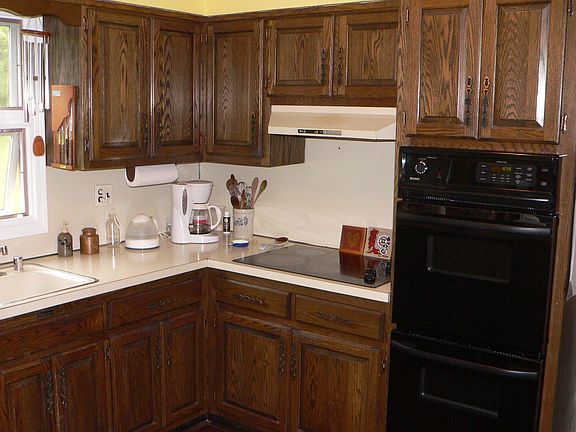 Large Eat-in Kitchen