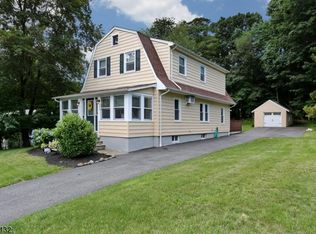 172 Yawpo Ave, Oakland, NJ 07436