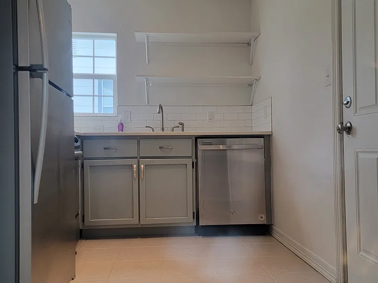 2625 Cincinnati Ave — Photo 5