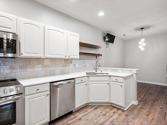 4th image of 12215 Pebble St Unit 300