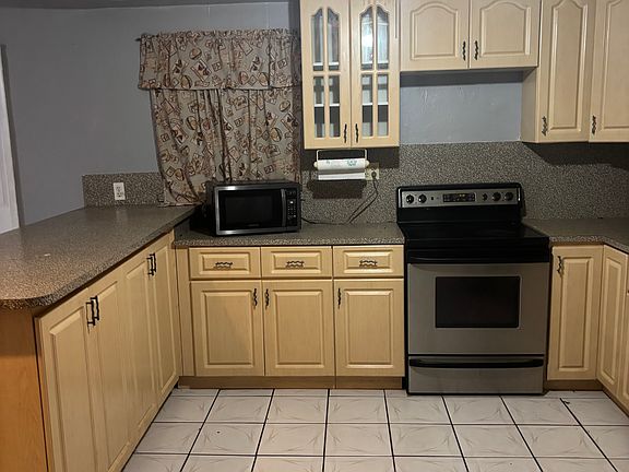 3rd image of 1275 NE 117th St #1275