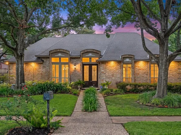 12214 Maple Rock Dr, Houston, TX 77077