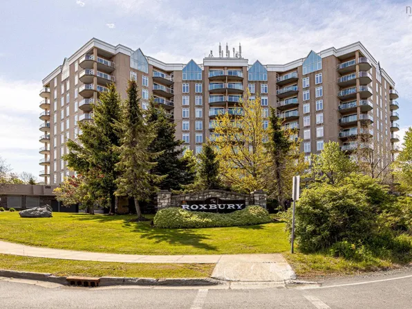 202 Walter Havill Dr #212, Halifax, NS B3N 3M4