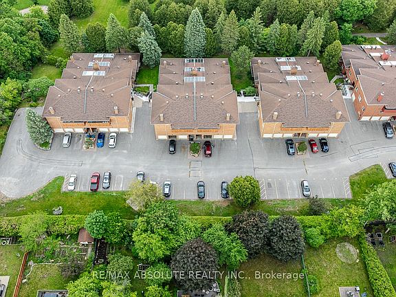 3rd image of 206 Stratas Ct