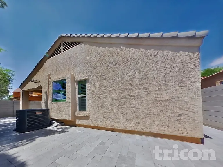 7115 N 72nd Dr — Photo 15