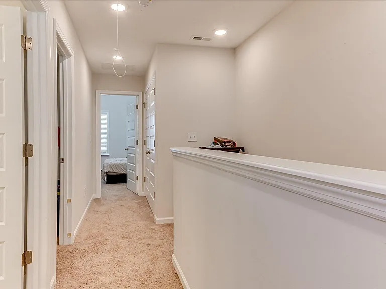 1055 Linsmore Ave — Photo 20
