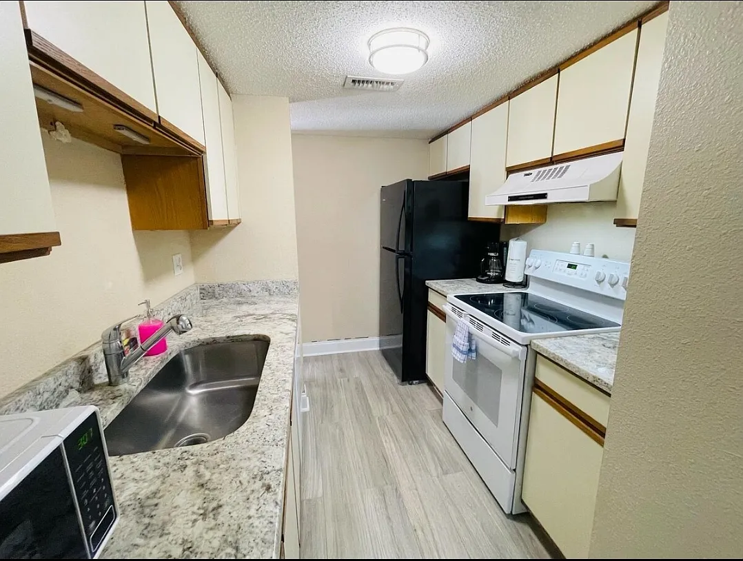 1 bed, 800 sqft, $1,400 — Photo 1