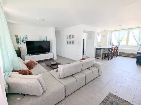 709 Calle Un APT 601, San Juan, PR 00907