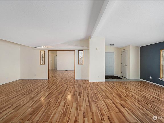 4th image of 425 Milwaukee Blvd S