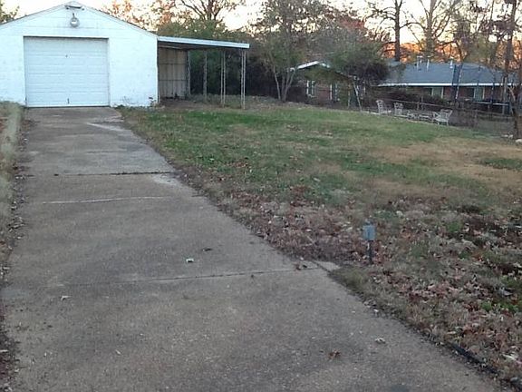 4th image of 9757 Royalton Ct