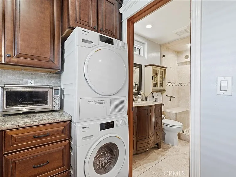 5348 Doris Way — Photo 43