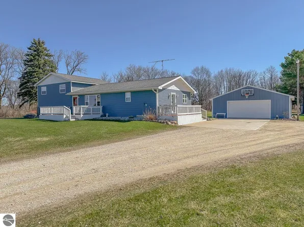 5116 N Lewis Rd, Coleman, MI 48618