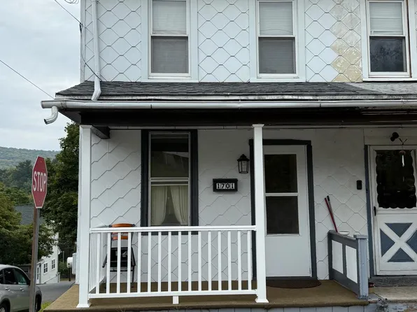1701 Mohawk St, Coal Township, PA 17866