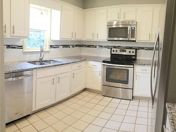 5th image of 4439 Wood Creek Dr