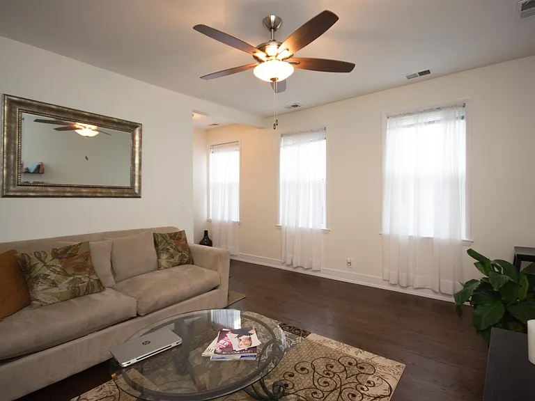 2253 N Janssen Ave — Photo 7