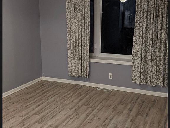 5th image of 148 Bagley St
