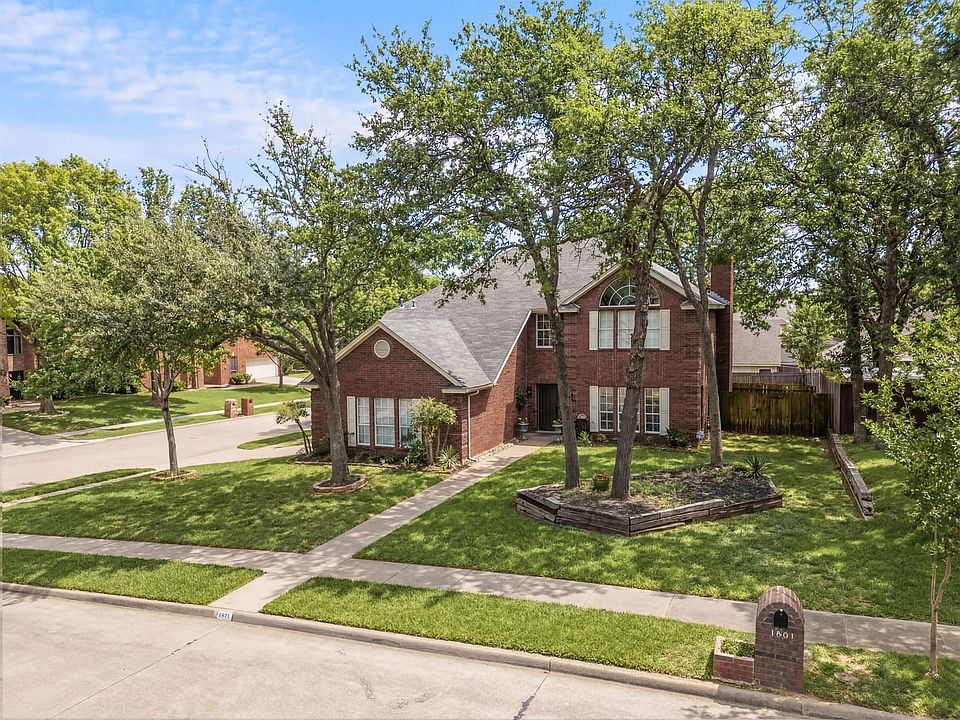 1st image of 1801 Sandalwood Ln