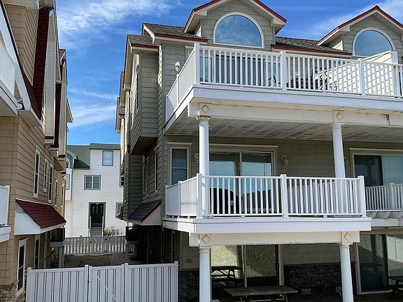 3rd image of 3208 Boardwalk S Unit Sea