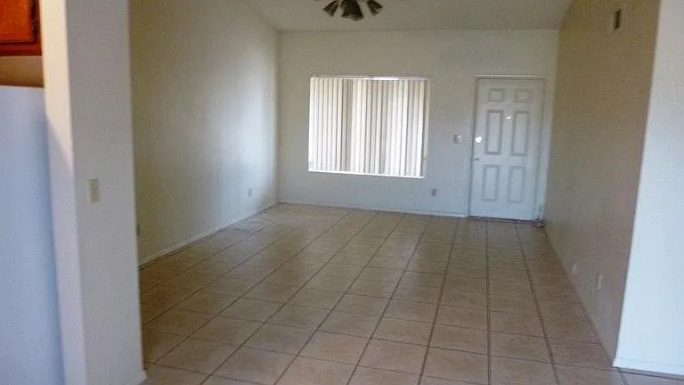 3 bed, 1112 sqft, $1,795 — Photo 3