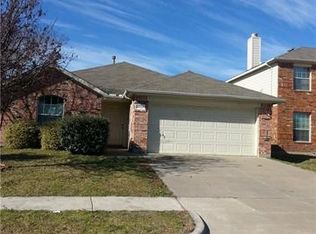3033 Brookfield Dr, Grand Prairie, TX 75052