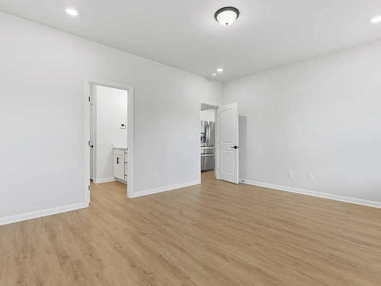 170 Saddle St — Photo 6