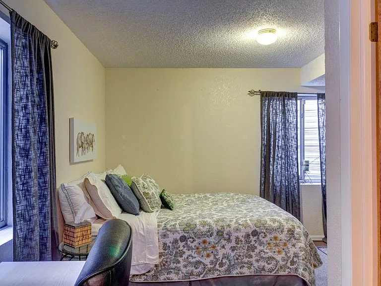 922 Hercules Cir — Photo 16