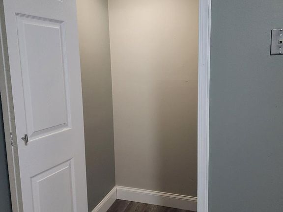 4th image of 202 S Heald St