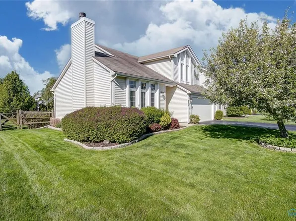 895 Little Creek Dr, Perrysburg, OH 43551