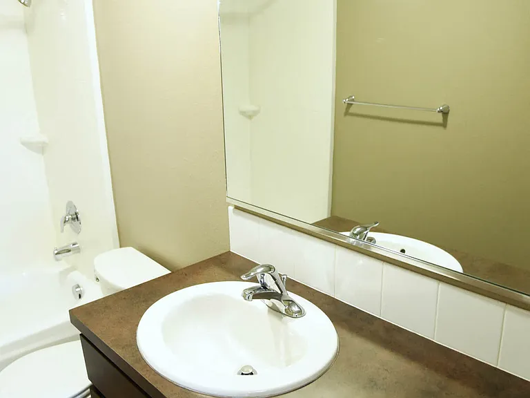 Railhead Apartments — Photo 17