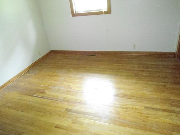 3rd image of 168 1st Ave