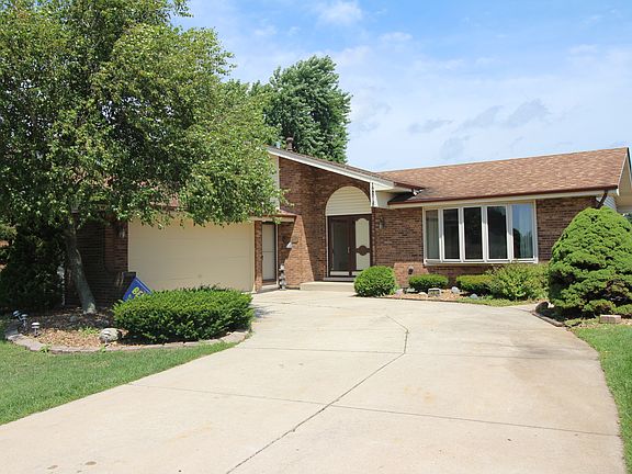 3rd image of 12818 Woodland Dr