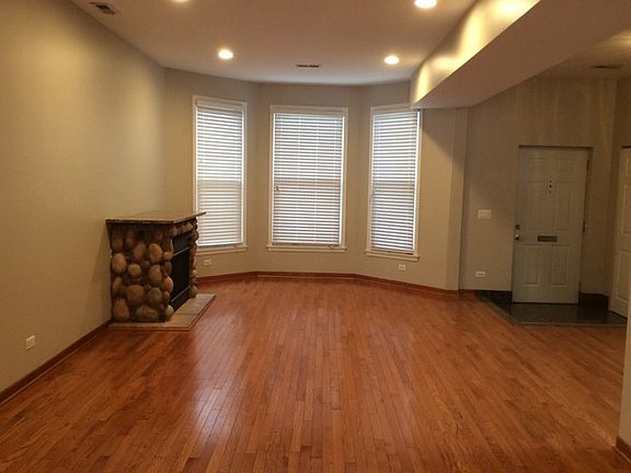 3rd image of 3749 N Hermitage Ave #0