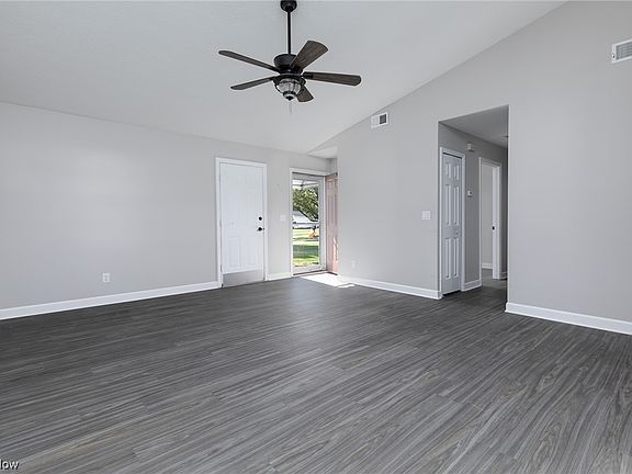 4th image of 6828 Olde Meadows Ct