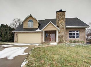 245 Woodlawn Ct, Quincy, IL 62301