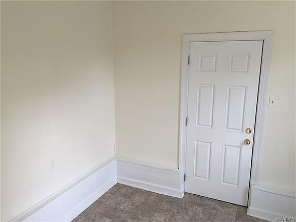 5th image of 2821 Dellrose Ave