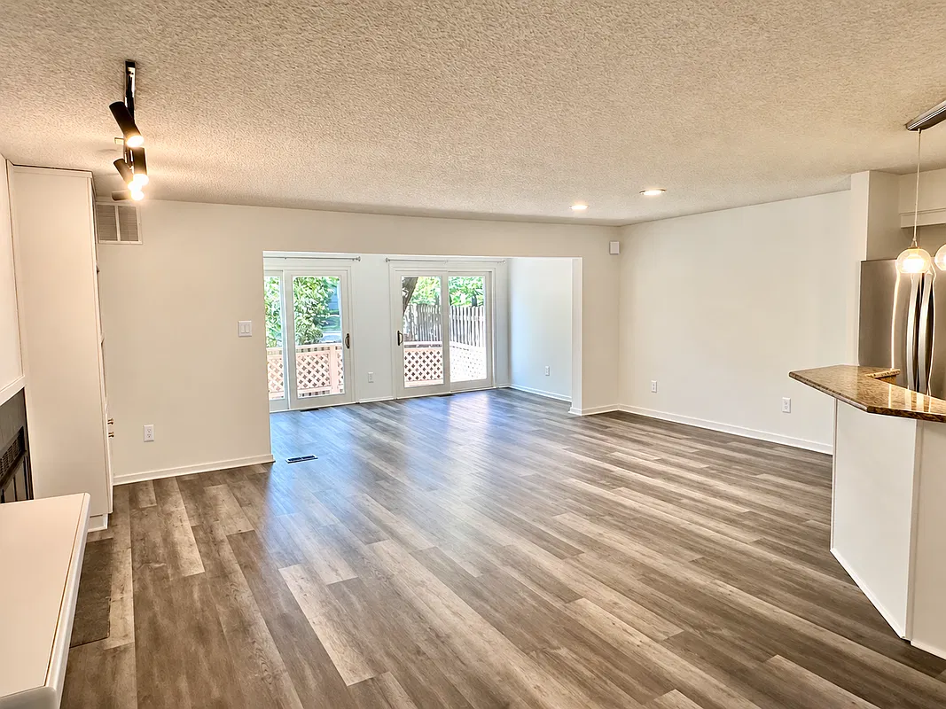 2 bed, 2.0 bath, 1800 sqft, $2,950 — Photo 3