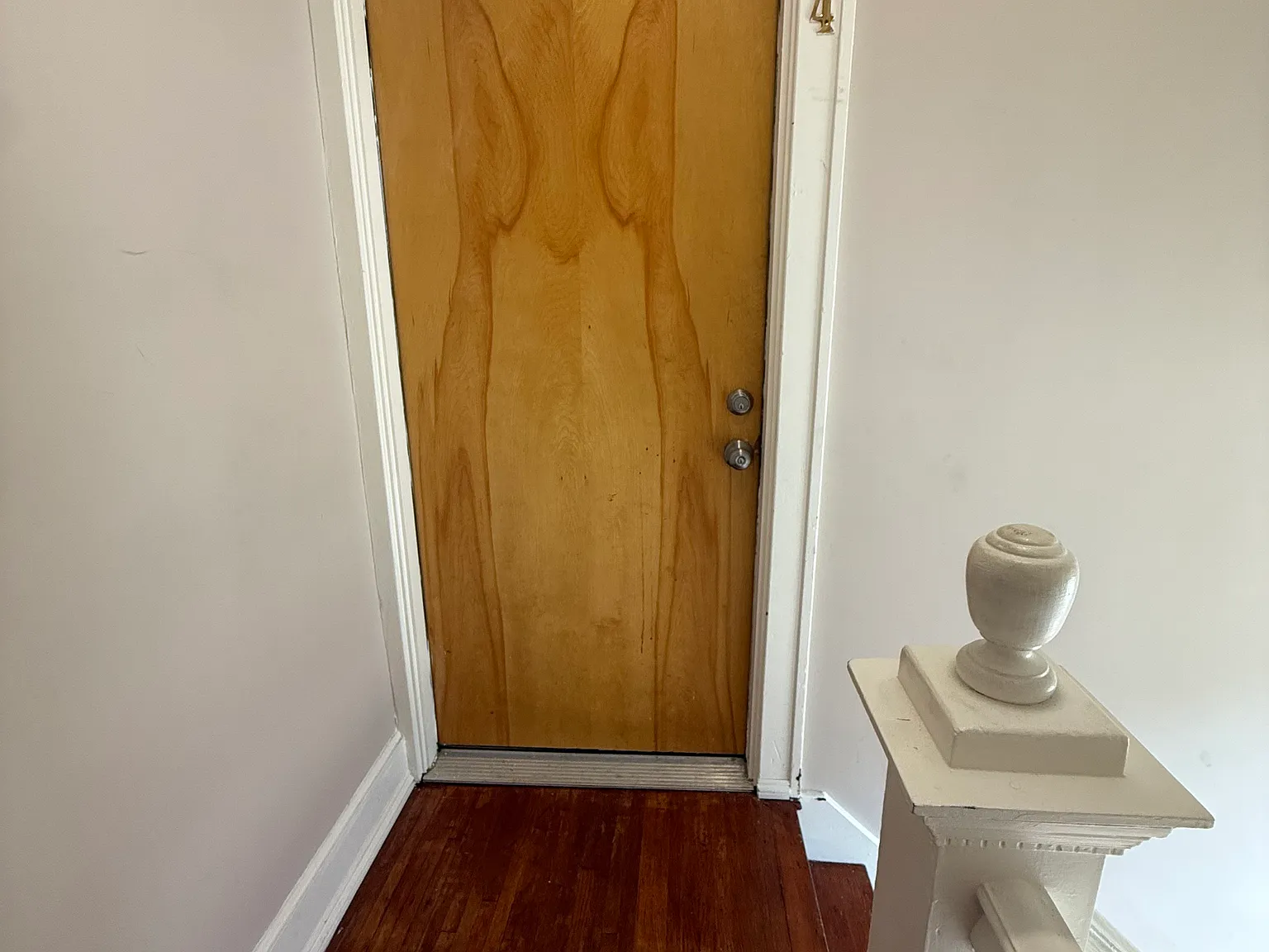 1911 Roanoke Ave — Photo 3