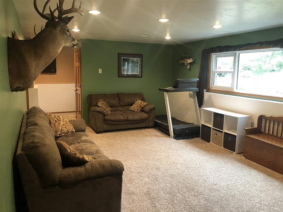2nd image of 1389 Spring St