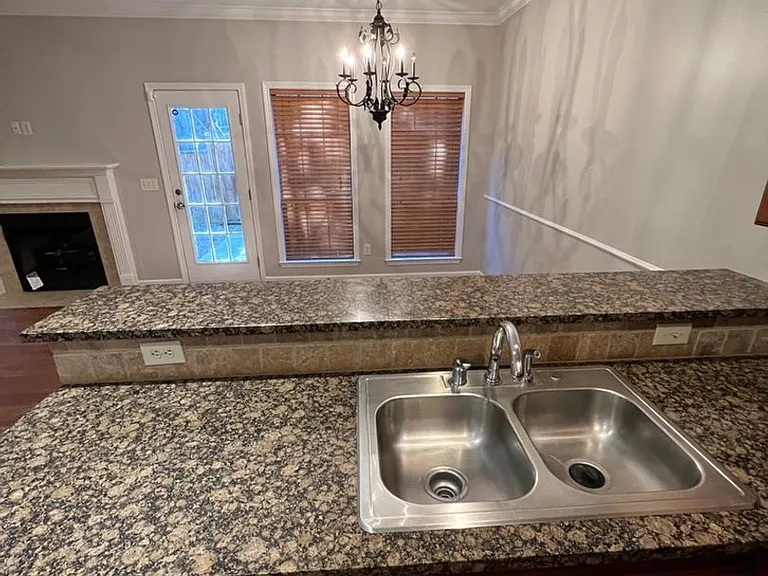328 Amber Ln — Photo 12
